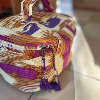 KIKOONI Handgemaakte XL Toilettas "Happy Ikat"