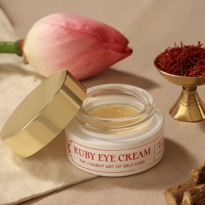 ART OF VEDAS Ruby Eye Cream - Met Kumkumadi olie