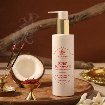 ART OF VEDAS Ruby Facewash - met Kumkumadi formule