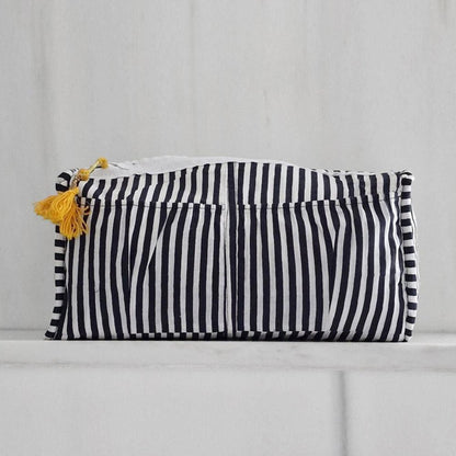 KIKOONI Handgemaakte toilettas "BLACK IKAT"