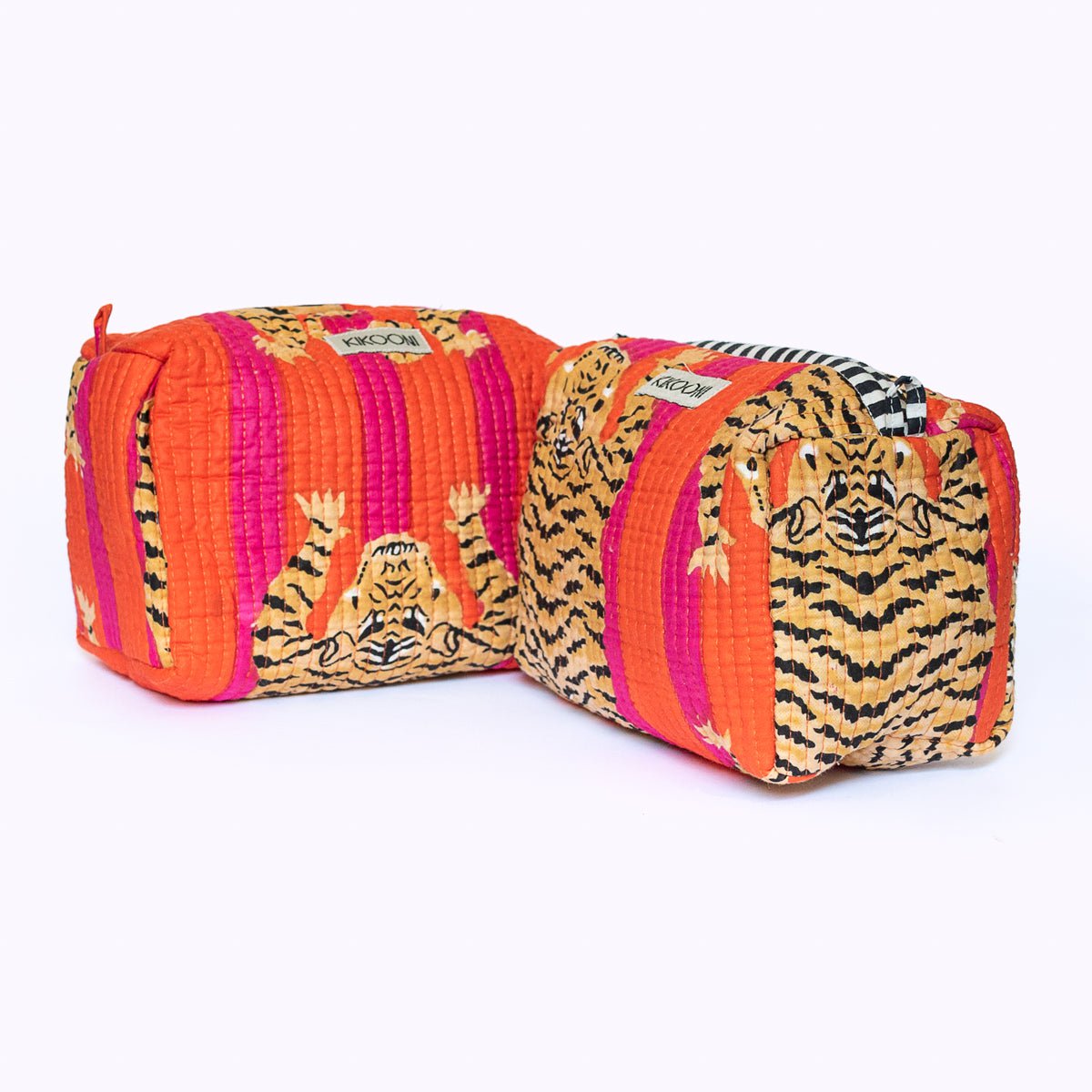 Kikooni etui set met kleurrijk tijgerprint patroon en roze en oranje strepen