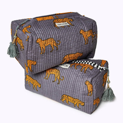 KIKOONI Handgemaakte Toilettas "Gray Leopard"