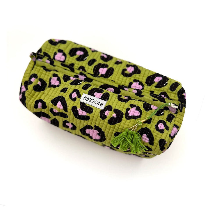 KIKOONI etui met groene en roze luipaardprint, groene kwastjes aan ritssluiting