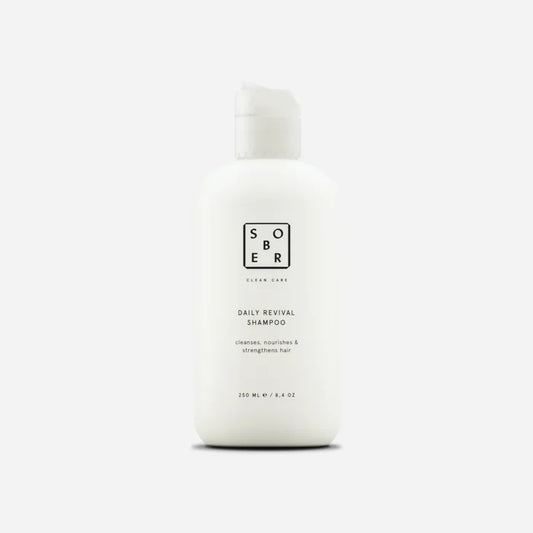 Sober Clean Care Daily Revival Shampoo fles 250 ml, voedt en versterkt haar, witte achtergrond