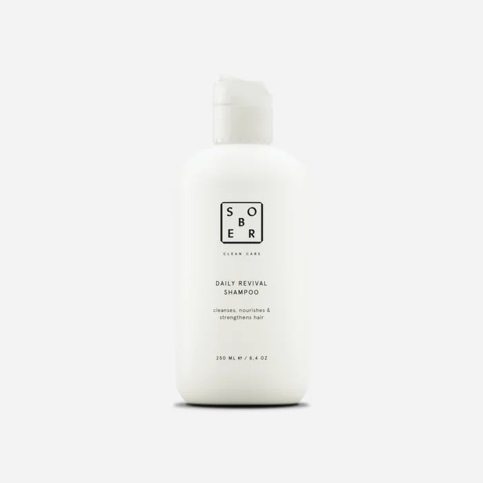 Sober Clean Care Daily Revival Shampoo fles 250 ml, voedt en versterkt haar, witte achtergrond