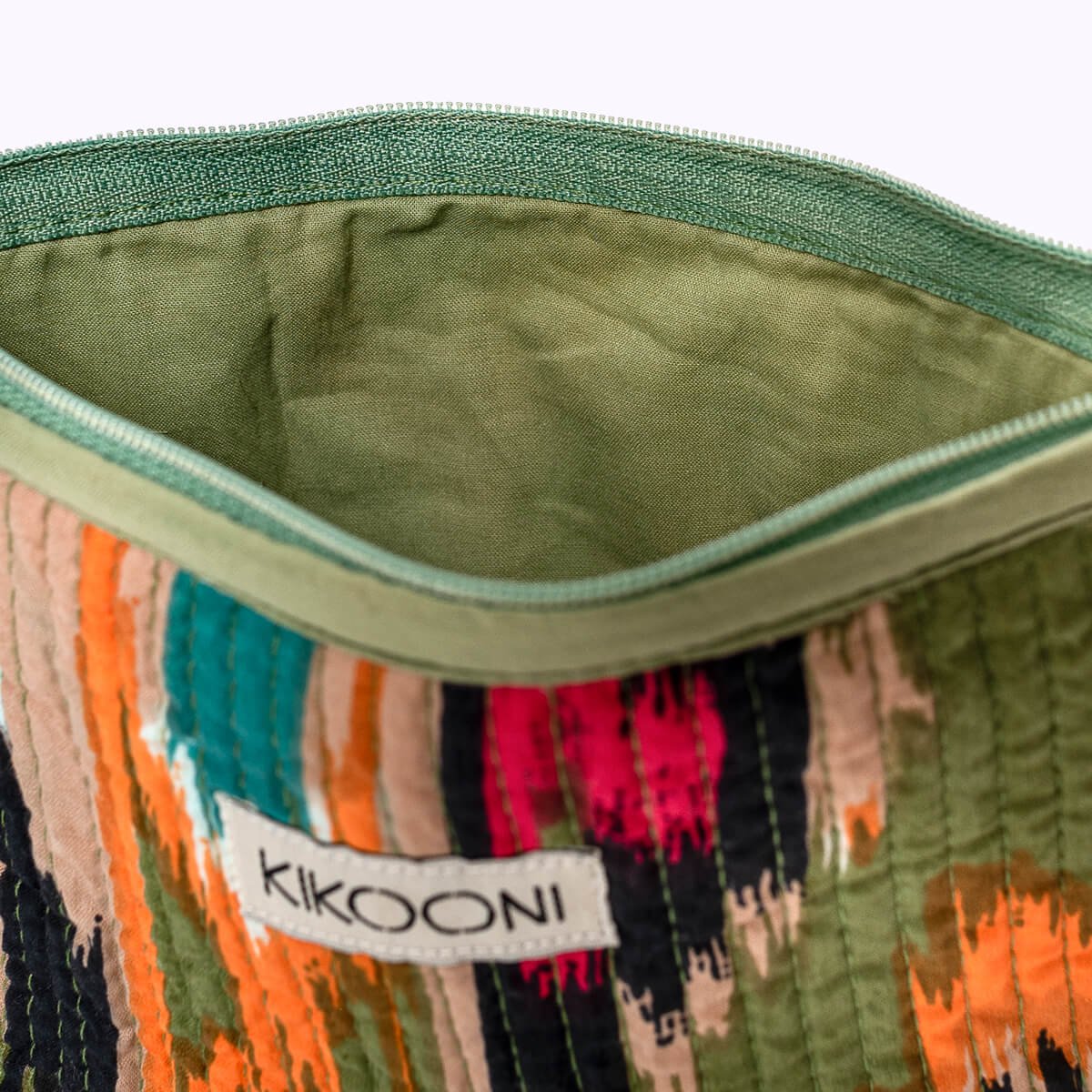 KIKOONI Handgemaakte Everyday toillettas "Green Ikat"