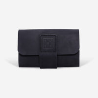 Zwarte leren clutch portemonnee met merklogo SOPER op voorkant